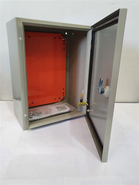 metal enclosure ip65 with mounting plate in uae|Metal Encloser .